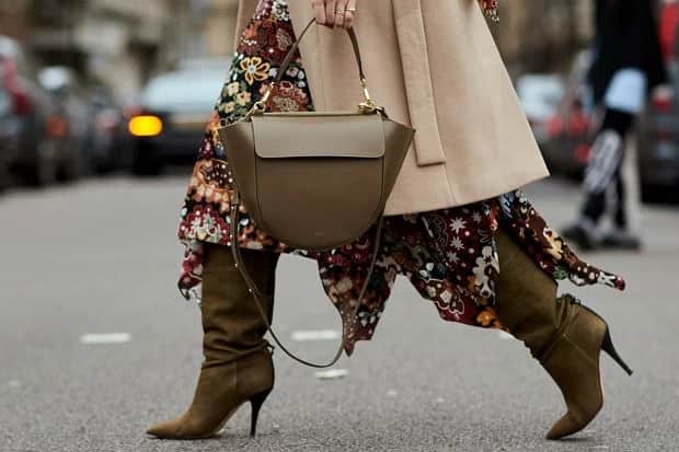 Kozaki do łydki: Jak wybrać idealne dopasowanie? Praktyczne porady